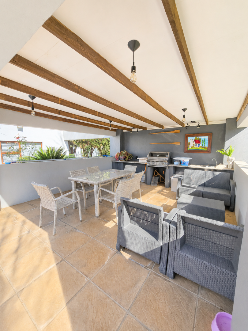 4 Bedroom Property for Sale in Flamwood North West